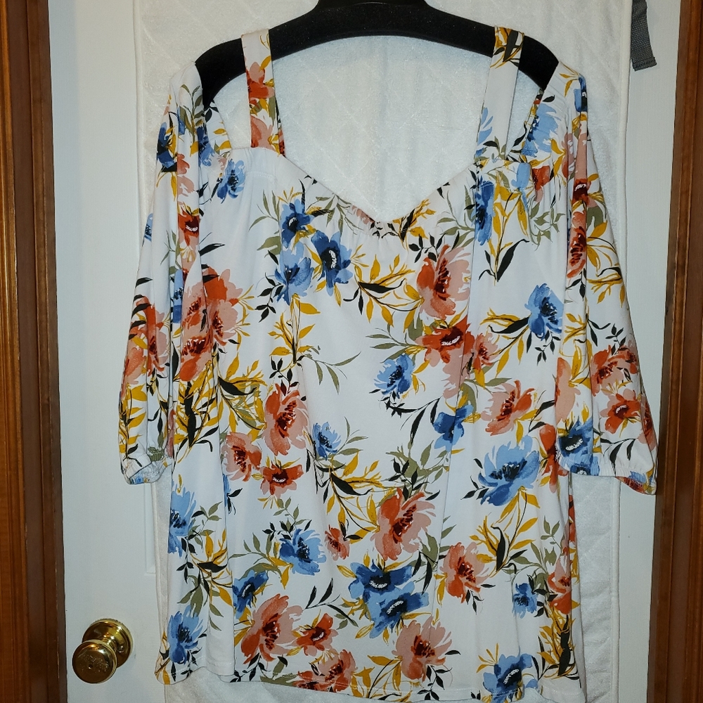 26/28 Lane Bryant white floral swing tee cold shoulder top blouse 3/4 sleeve